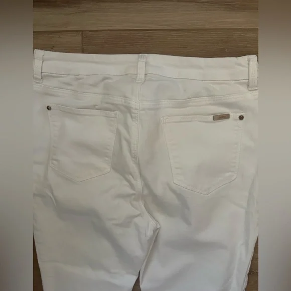 Chicos So Slimming Girlfriend Crop 1P (8P) - Picture 4 of 7